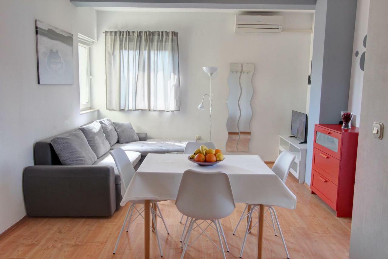 Apartman プーラ エクステリア 写真
