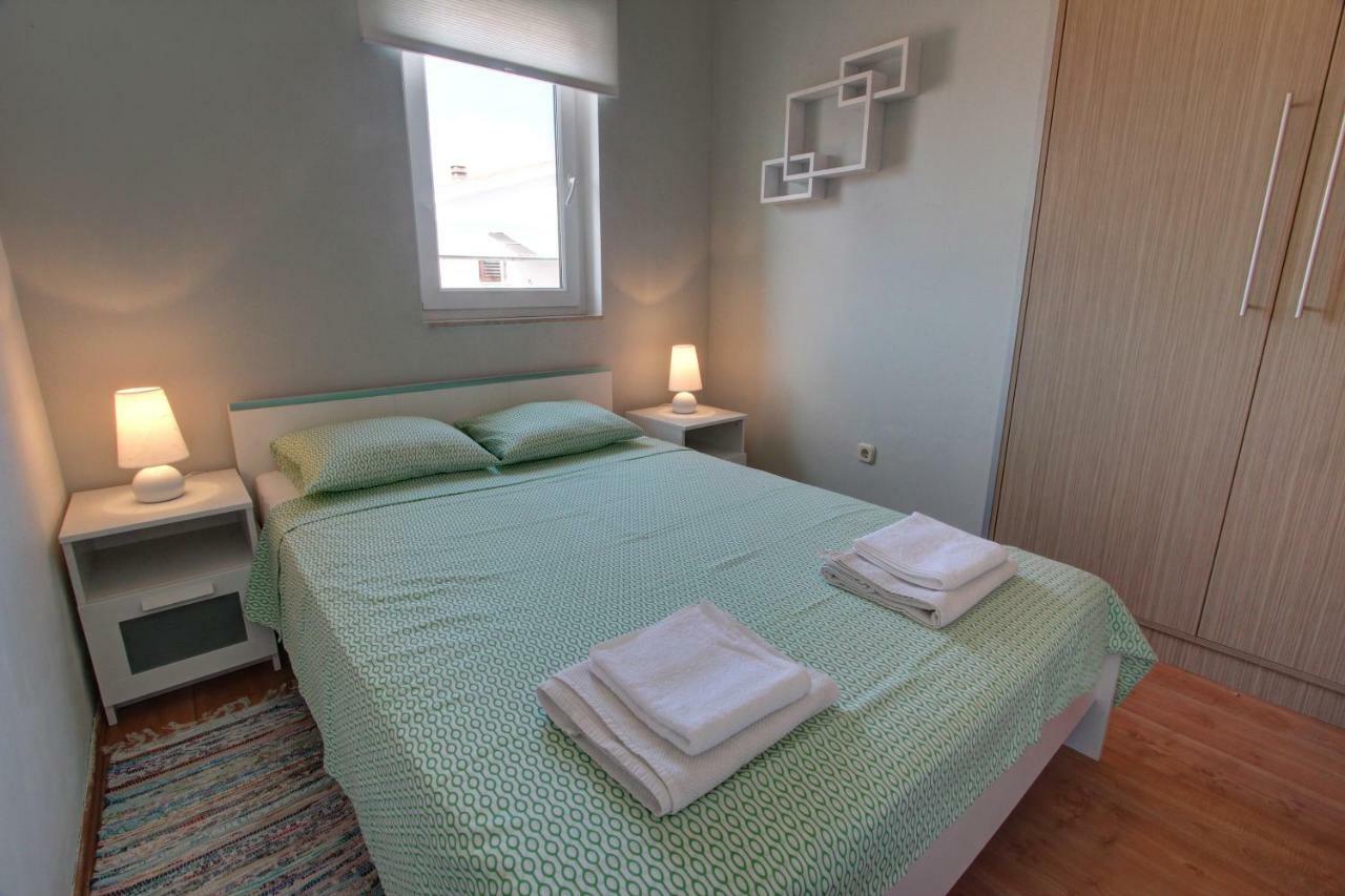 Apartman プーラ エクステリア 写真