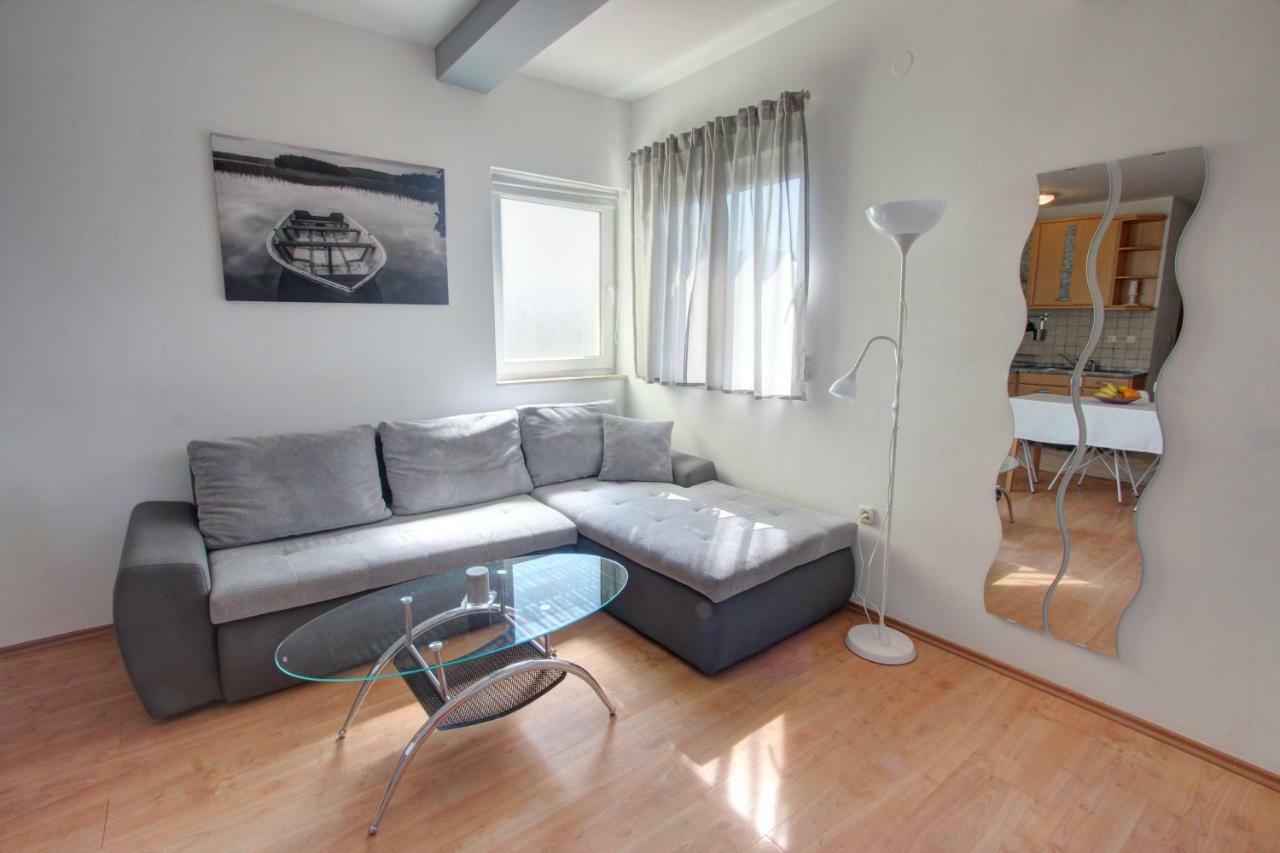 Apartman プーラ エクステリア 写真